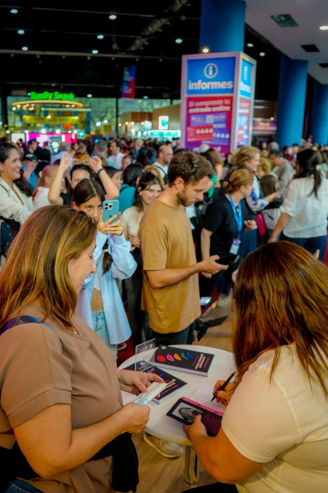 Vanina Guajardo en la Feria Internacional del Libro de Buenos Aires